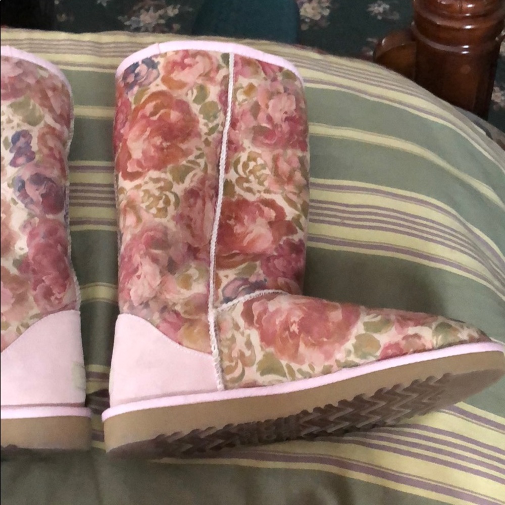 Real UGGS NEVER WORN